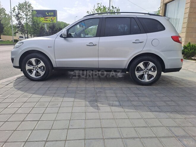 Hyundai Santa Fe-10