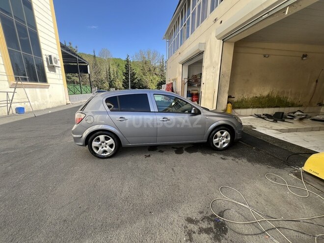 Opel Astra 2006, 277,000 km - 1.3 l - Balakən