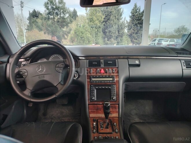 Mercedes E 280 1999, 30,700 km - 2.8 l - Gəncə