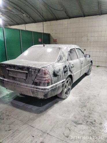 Mercedes C 180 1995, 442,000 km - 1.8 l - Qax
