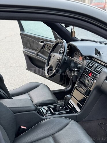 Mercedes E 320 2000, 328,000 km - 3.2 l - Bakı