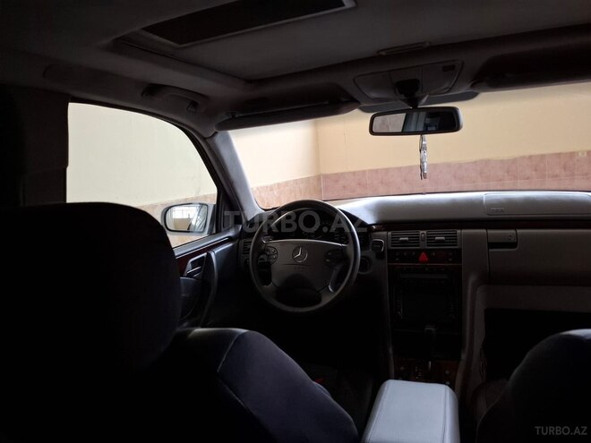 Mercedes E 320 2000, 379,789 km - 3.2 l - Tovuz