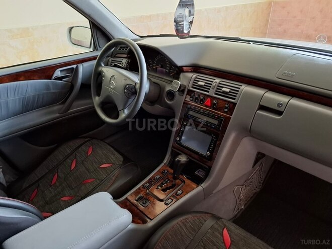 Mercedes E 320 2000, 379,789 km - 3.2 l - Tovuz