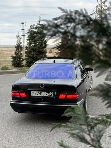 Mercedes E 320 2000, 328,000 km - 3.2 l - Bakı