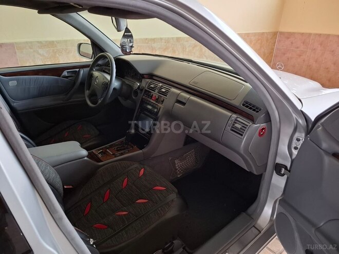 Mercedes E 320 2000, 379,789 km - 3.2 l - Tovuz