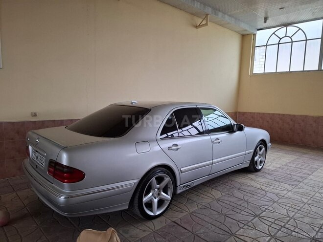 Mercedes E 320 2000, 379,789 km - 3.2 l - Tovuz