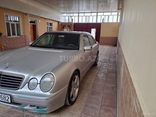 Mercedes E 320 2000, 379,789 km - 3.2 l - Tovuz