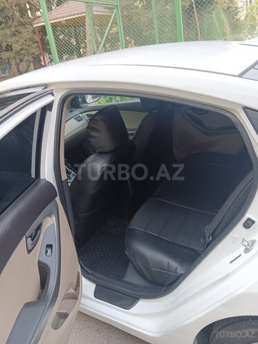 Hyundai Elantra 2015, 257,000 km - 1.8 l - Bakı