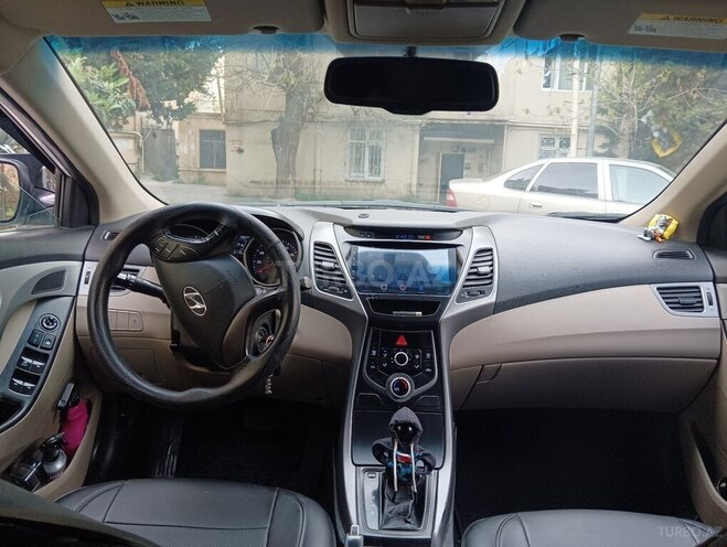 Hyundai Elantra 2015, 257,000 km - 1.8 l - Bakı