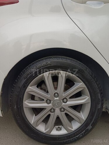 Hyundai Elantra 2015, 257,000 km - 1.8 l - Bakı