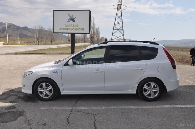 Hyundai i30 2011, 320,000 km - 1.6 l - Bakı
