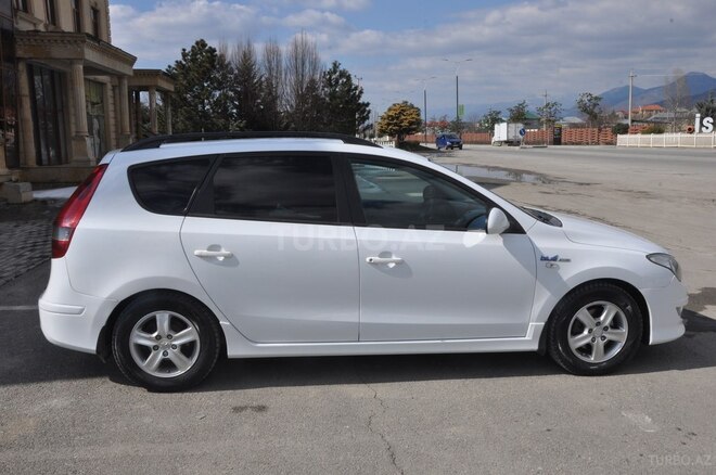 Hyundai i30 2011, 320,000 km - 1.6 l - Bakı
