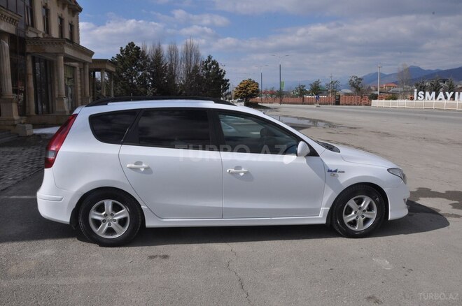 Hyundai i30 2011, 320,000 km - 1.6 l - Bakı