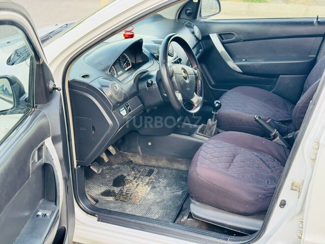 Chevrolet Aveo-11