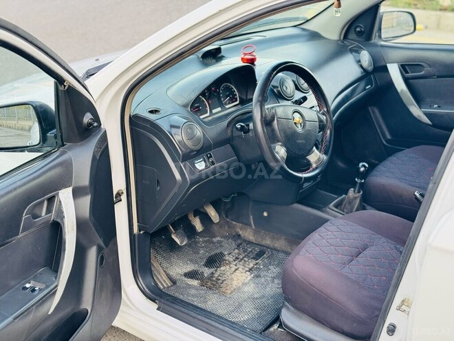 Chevrolet Aveo-12