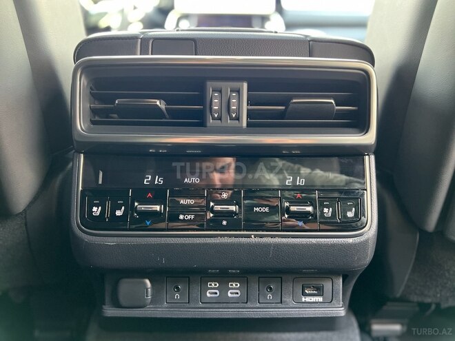 Lexus LX 500d-12