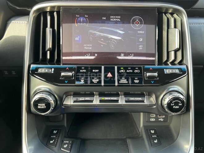 Lexus LX 500d-14