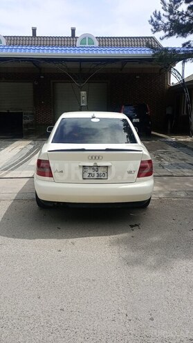 Audi A4 2000, 300,000 km - 1.8 l - Şirvan