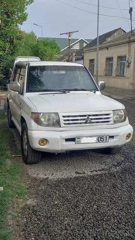 Mitsubishi Pajero io 1999, 200,000 km - 2.0 l - Gəncə