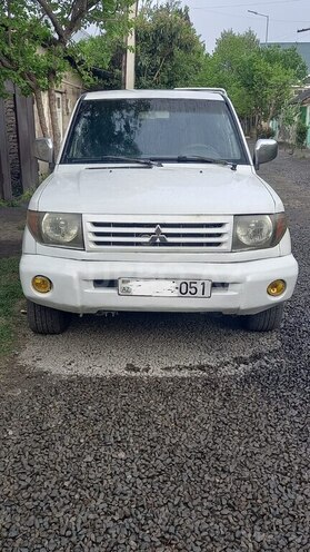 Mitsubishi Pajero io 1999, 200,000 km - 2.0 l - Gəncə
