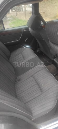 Mercedes E 220 1992, 557,322 km - 2.2 л - Tovuz