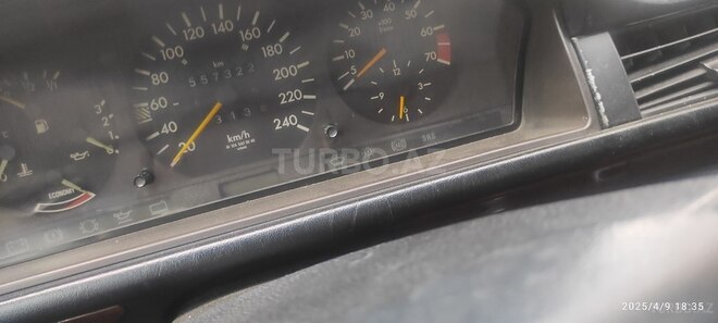 Mercedes E 220 1992, 557,322 km - 2.2 л - Tovuz