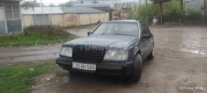 Mercedes E 220 1992, 557,322 km - 2.2 л - Tovuz