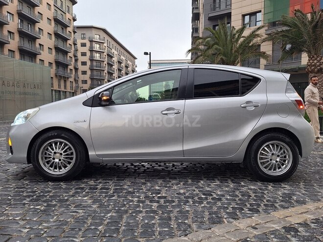 Toyota Prius C 2012, 161,000 km - 1.5 l - Bakı