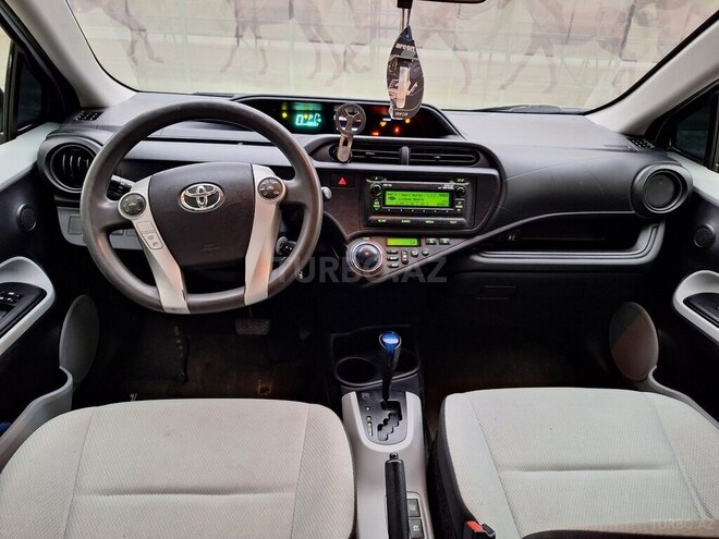 Toyota Prius C 2012, 161,000 km - 1.5 l - Bakı