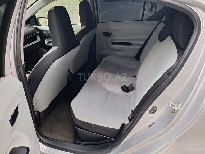 Toyota Prius C 2012, 161,000 km - 1.5 l - Bakı