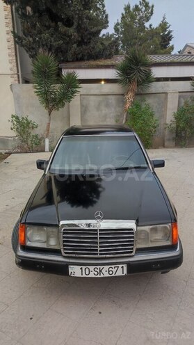 Mercedes E 230 1990, 143,000 km - 2.3 l - Bakı