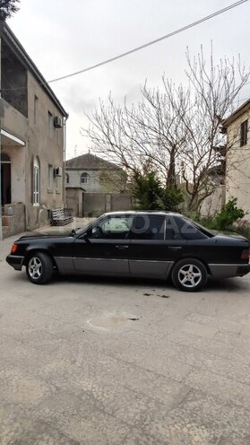Mercedes E 230 1990, 143,000 km - 2.3 l - Bakı