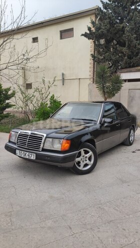 Mercedes E 230 1990, 143,000 km - 2.3 l - Bakı