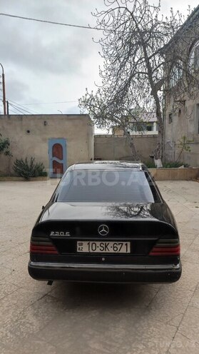 Mercedes E 230 1990, 143,000 km - 2.3 l - Bakı