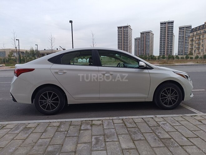 Hyundai Accent 2022, 26,300 km - 1.6 l - Bakı