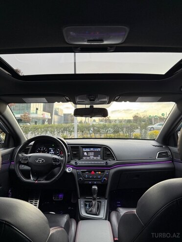 Hyundai Elantra-10