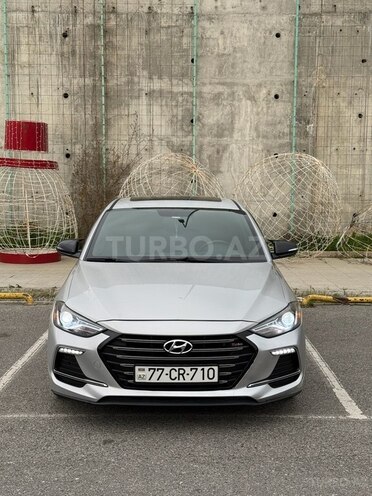 Hyundai Elantra-2