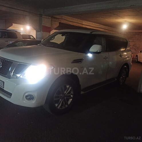 Nissan Patrol 2013, 52,000 km - 5.6 l - Bakı