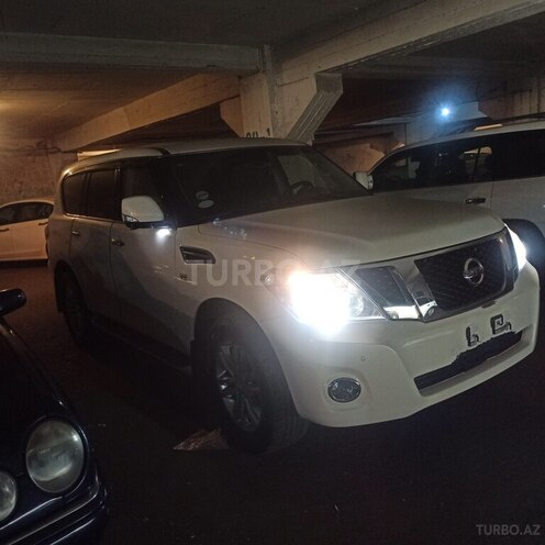Nissan Patrol 2013, 52,000 km - 5.6 l - Bakı