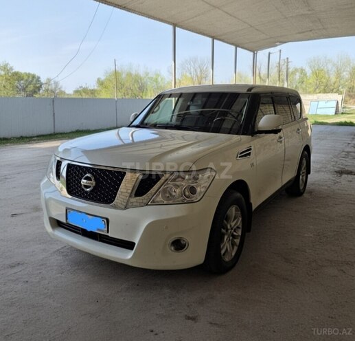 Nissan Patrol 2013, 52,000 km - 5.6 l - Bakı