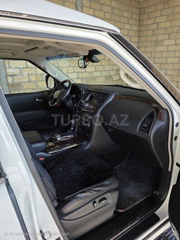 Nissan Patrol 2013, 52,000 km - 5.6 l - Bakı