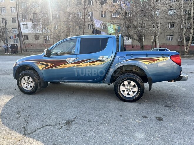Mitsubishi L200 2009, 346,800 km - 2.5 l - Mingəçevir