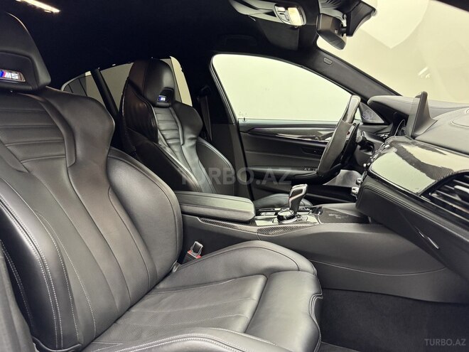 BMW M5-18