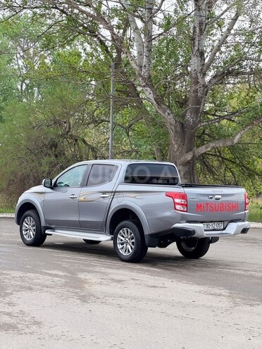 Mitsubishi L200 2019, 130,000 km - 2.4 l - Şəmkir