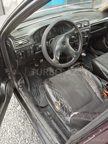 Opel Vectra 1993, 100,000 km - 1.8 л - Zaqatala