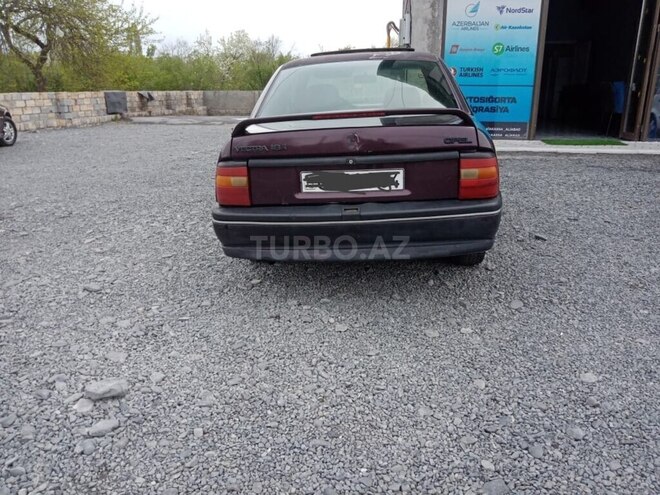 Opel Vectra 1993, 100,000 km - 1.8 л - Zaqatala