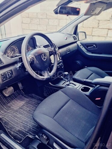 Mercedes A 180 2011, 223,780 km - 1.7 л - Bakı
