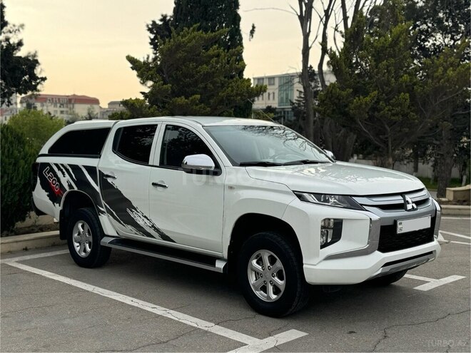 Mitsubishi L200 2021, 185,000 km - 2.5 л - Bakı