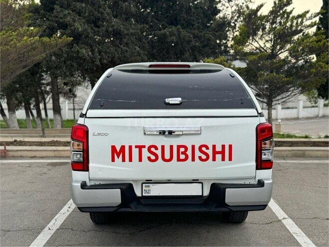 Mitsubishi L200 2021, 185,000 km - 2.5 л - Bakı