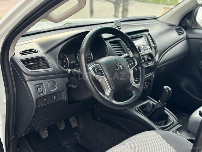 Mitsubishi L200 2021, 185,000 km - 2.5 л - Bakı